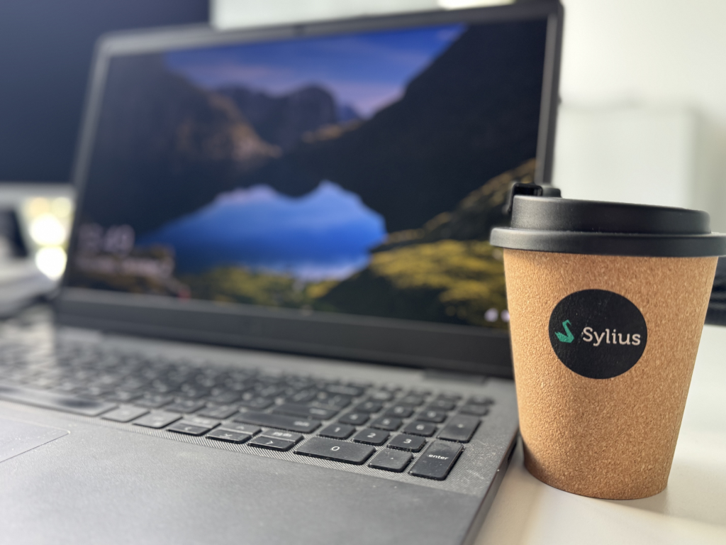 Los creadores e inversores de Sylius adquieren PrestaShop: El impacto en miles de tiendas en línea.